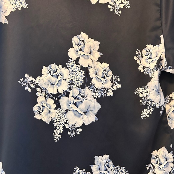 LÉ Rose Mileva Bleu De Fleur Printed PJ Set - Picture 5 of 9